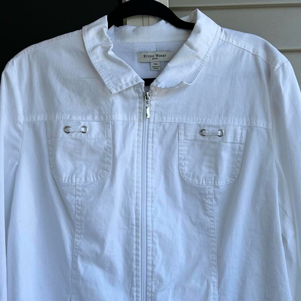 White jacket - Picture 2 of 8